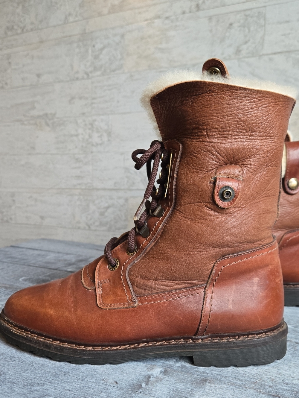 L.L. Bean Vintage Canada North Shearling Lined Oiled Leather Boots -Style 5034 - Picture 8 of 12